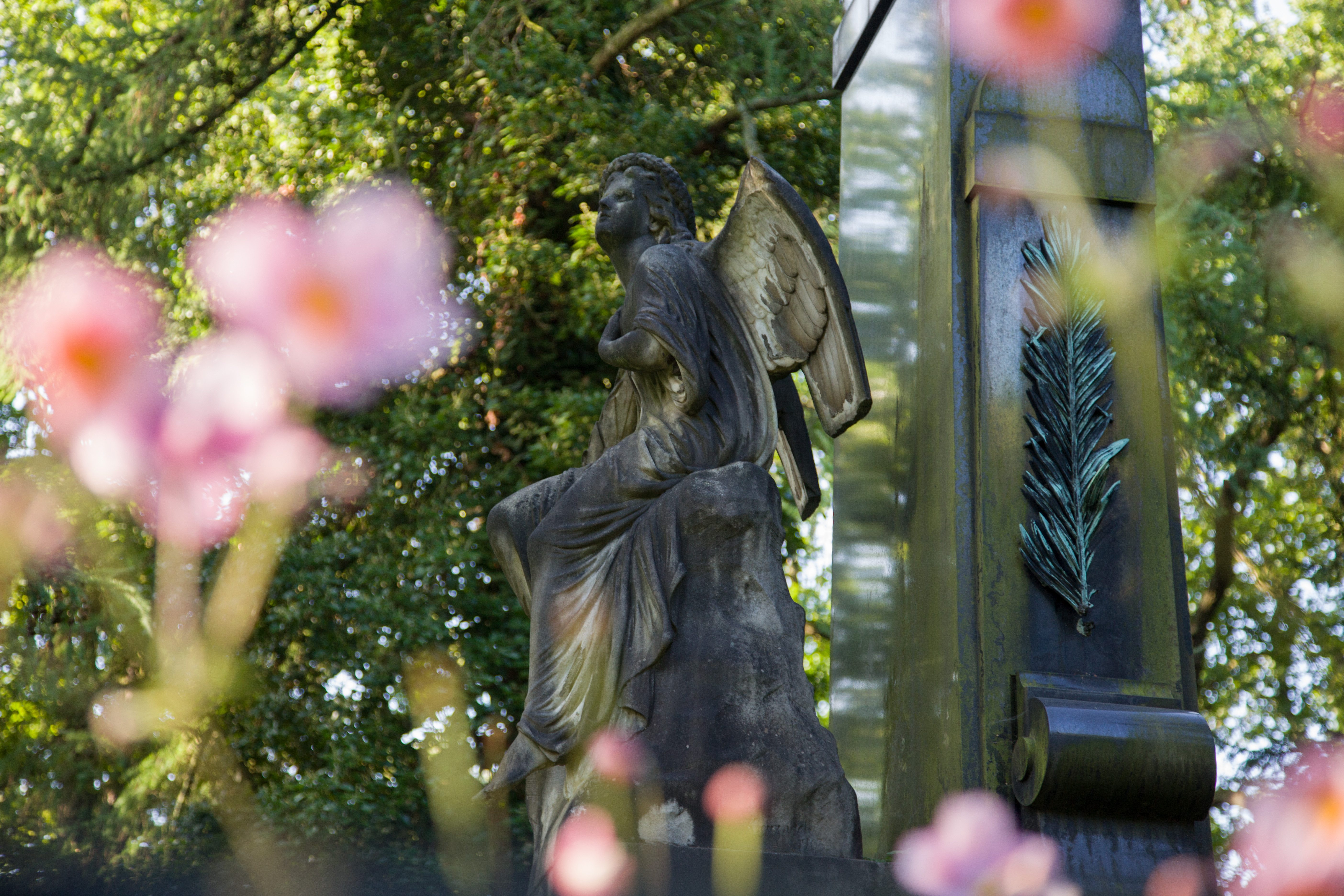 Eine Engelgrabmal auf dem Hauptfriedhof Kassel