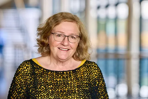 Dorothea Marx, Mitgleid des Thüringer Landtags spricht bei der Gedenkveranstaltung am 2. Juni 2026 an der Martinskirche.